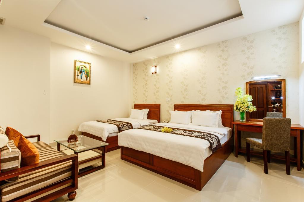 Long Bao Chau Hotel Thu Dau Mot Eksteriør billede