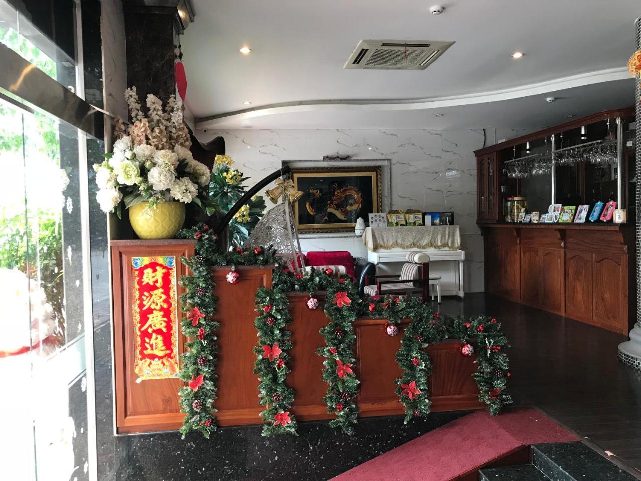 Long Bao Chau Hotel Thu Dau Mot Eksteriør billede