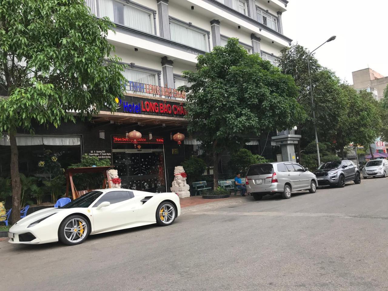 Long Bao Chau Hotel Thu Dau Mot Eksteriør billede
