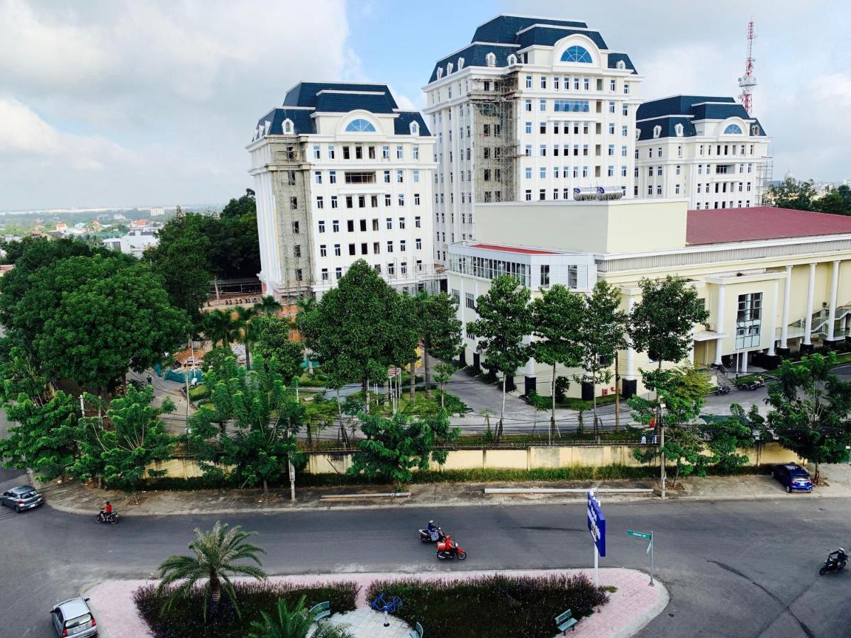 Long Bao Chau Hotel Thu Dau Mot Eksteriør billede