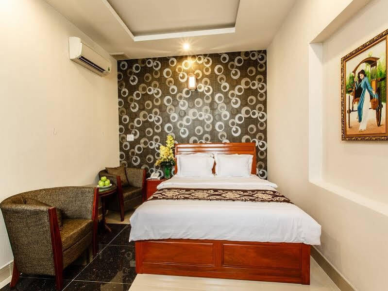 Long Bao Chau Hotel Thu Dau Mot Eksteriør billede