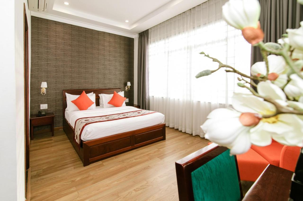 Long Bao Chau Hotel Thu Dau Mot Eksteriør billede