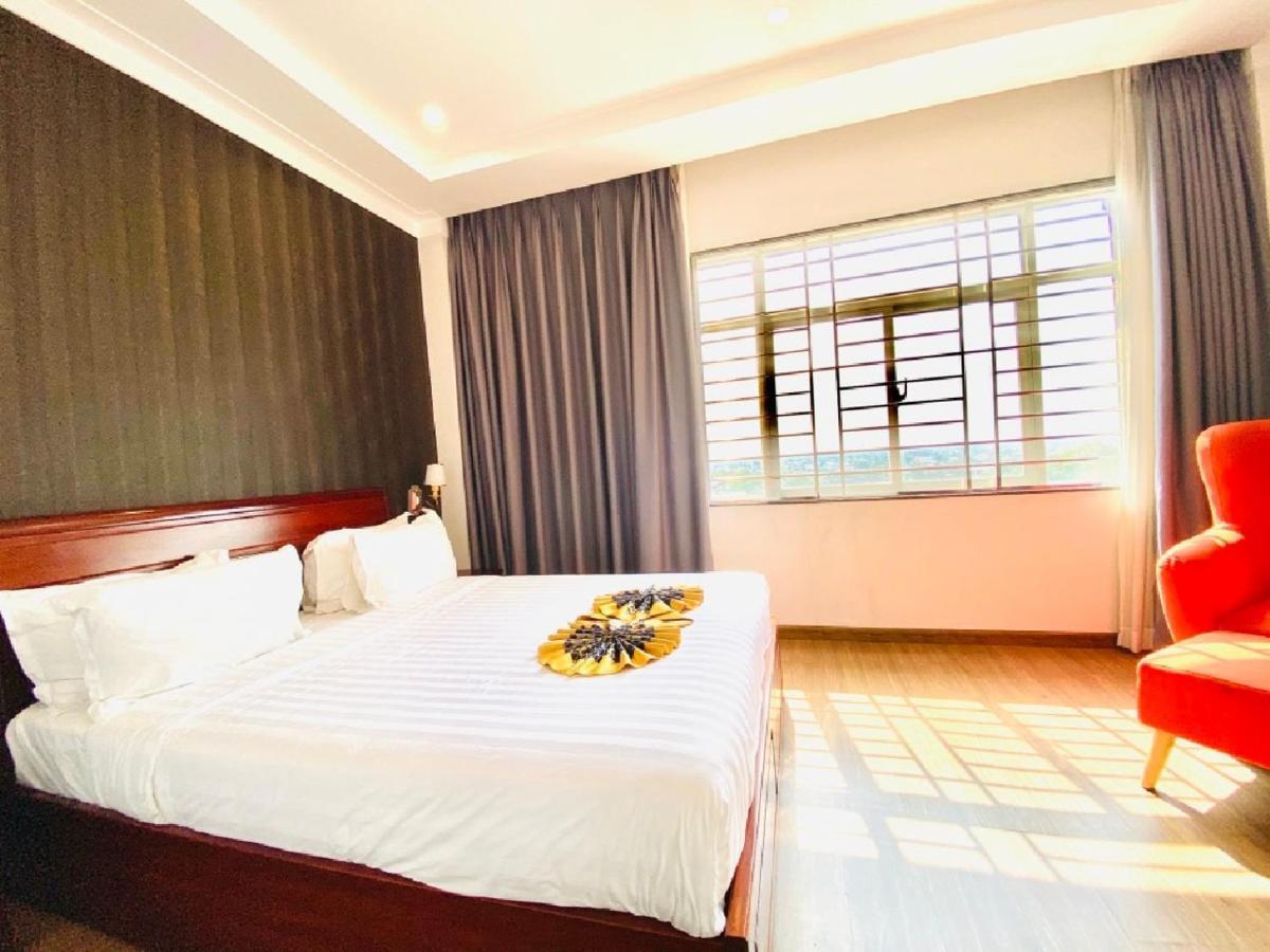 Long Bao Chau Hotel Thu Dau Mot Eksteriør billede